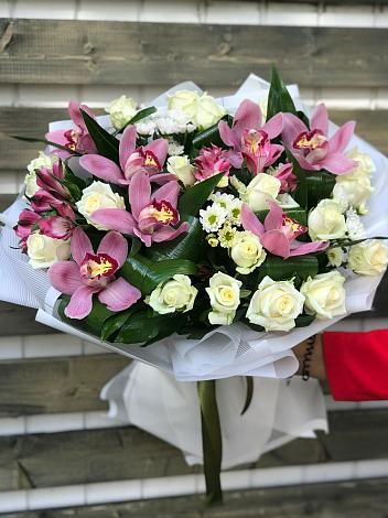 Букет цветов из: Розы и Хризантемы в Заболотовке
