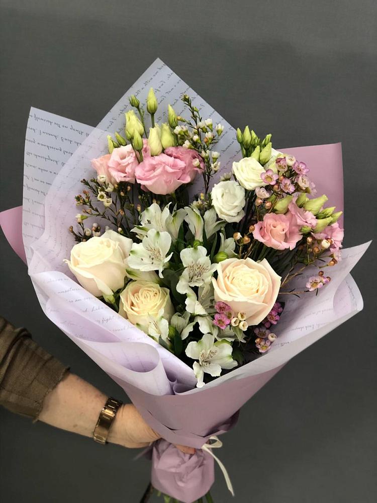 Букет цветов из: Альстромерии, Розы и Лизиантусы в Заболотовке