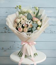 Букет цветов из:  Розы и Лизиантусы в Заболотовке