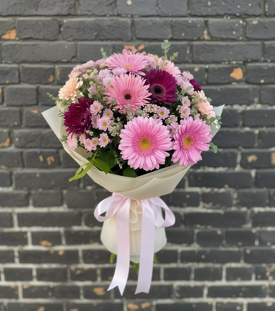 Букет цветов из: Герберы и Хризантемы в Заболотовке