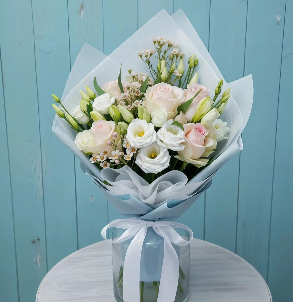 Букет цветов из: Розы и Лизиантусы в Заболотовке