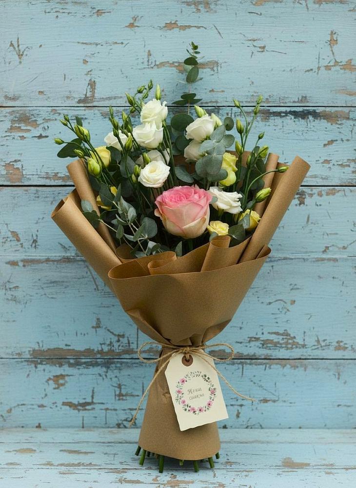 Букет цветов из: Розы и Лизиантусы в Заболотовке