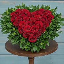 Цветочная композиция из Розы в виде сердца в Заболотовке