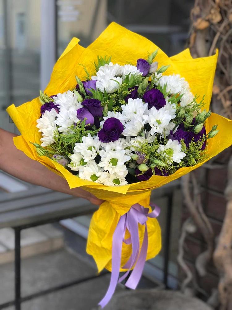 Букет цветов из: Ирисы, Хризантемы и Ромашки в Заболотовке