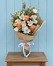 Букет цветов из:  Альстромерии, Лизиантусы, Розы и Хризантемы #REPLACE_PRED# Заболотовке