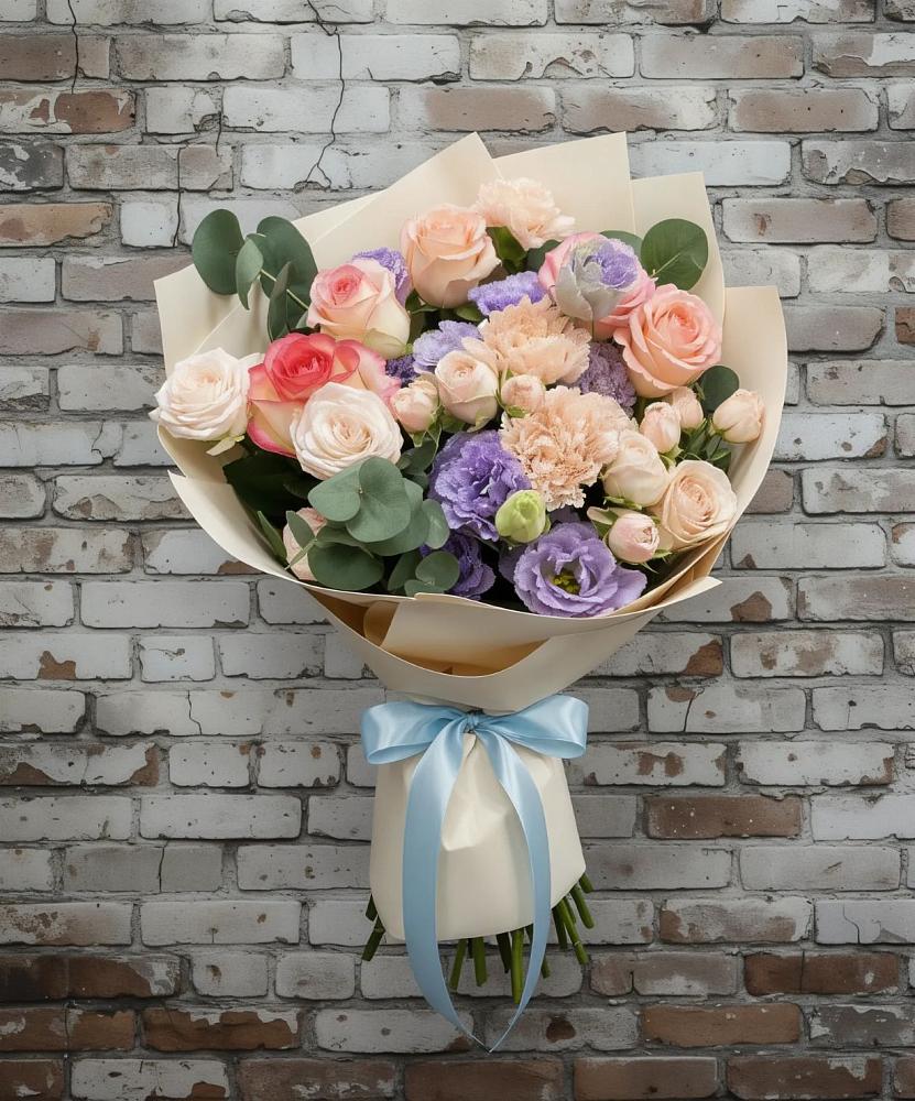 Букет цветов из: Розы, Лизиантусы и Гвоздики в Заболотовке