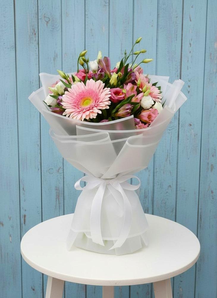 Букет цветов из: Герберы, Альстромерии и Лизиантусы в Заболотовке