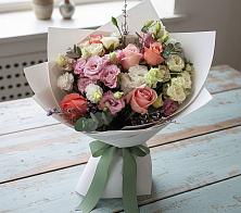 Букет цветов из:  Розы, Лизиантусы и Гвоздики в Заболотовке