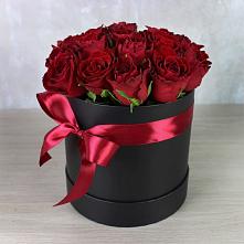 Цветочная композиция из Розы в шляпной коробке в Заболотовке