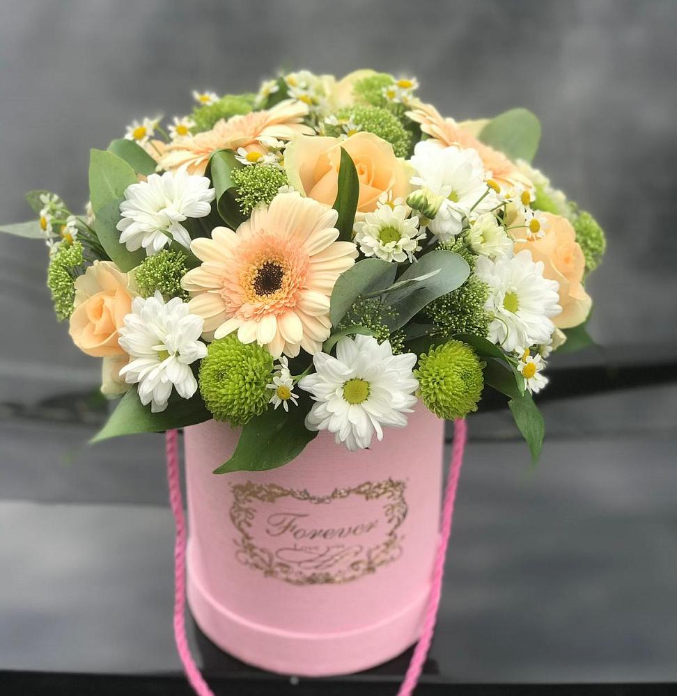 Цветочная композиция из Розы, Герберы и Хризантемы в шляпной коробке в Заболотовке