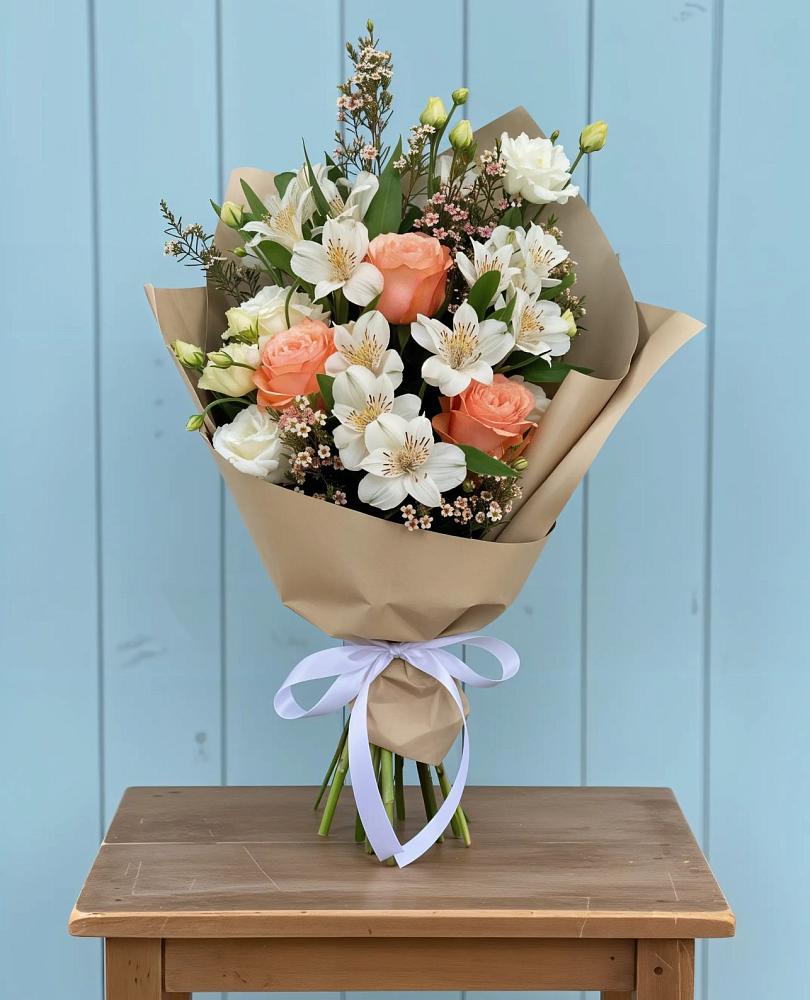 Букет цветов из: Альстромерии, Лизиантусы, Розы и Хризантемы в Заболотовке