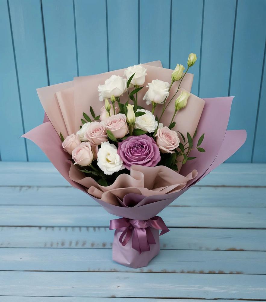 Букет цветов из: Розы и Лизиантусы в Заболотовке